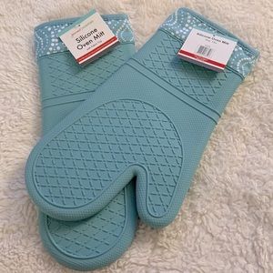 2 Silicone Oven Mitts